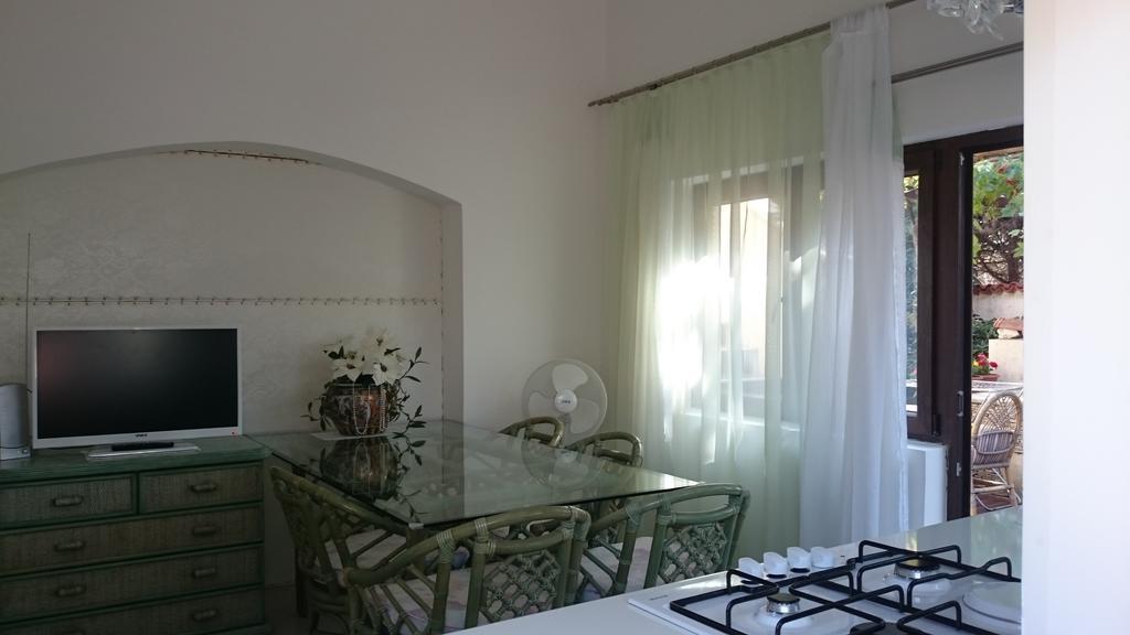 Collins Apartments Pula Luaran gambar