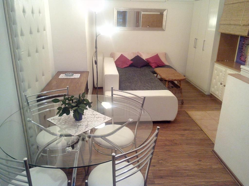 Collins Apartments Pula Luaran gambar