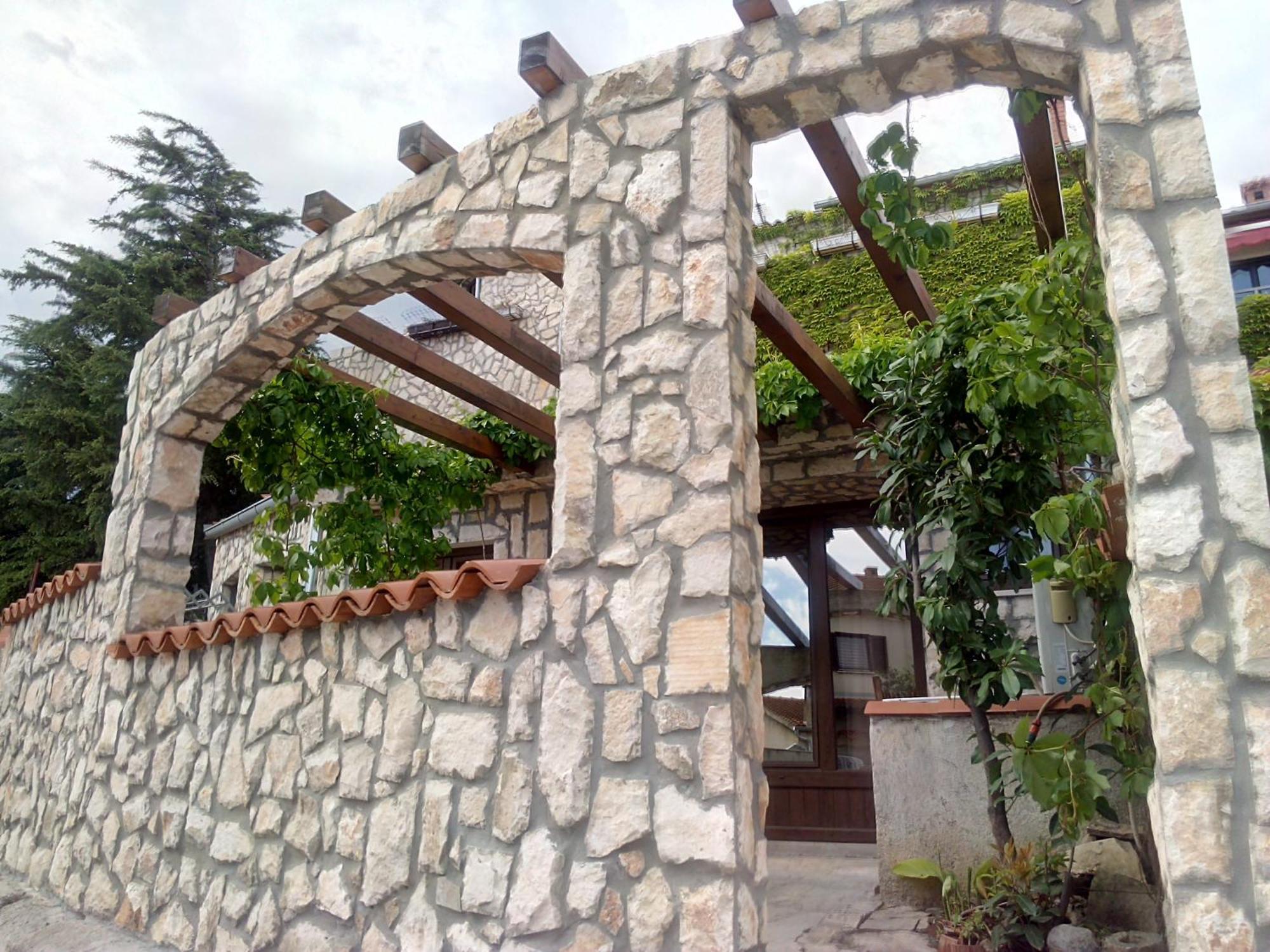 Collins Apartments Pula Luaran gambar
